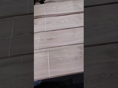 De rode Oal-Besnoeiing van de Vernisjekroon