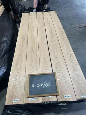 Creëer een luxe kastlook met de gladde textuur van Natural Red Oak Crown Cut Veneer