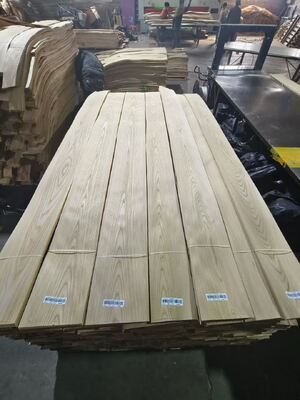 Hoogwaardige Russia Elm Veneer Plaat met kwart gesneden en kroon gesneden voor meubilair en decoratie